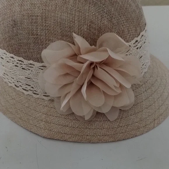 Angela & William Women's Flower Summer Bucket Hat NWT - Picture 3 of 9